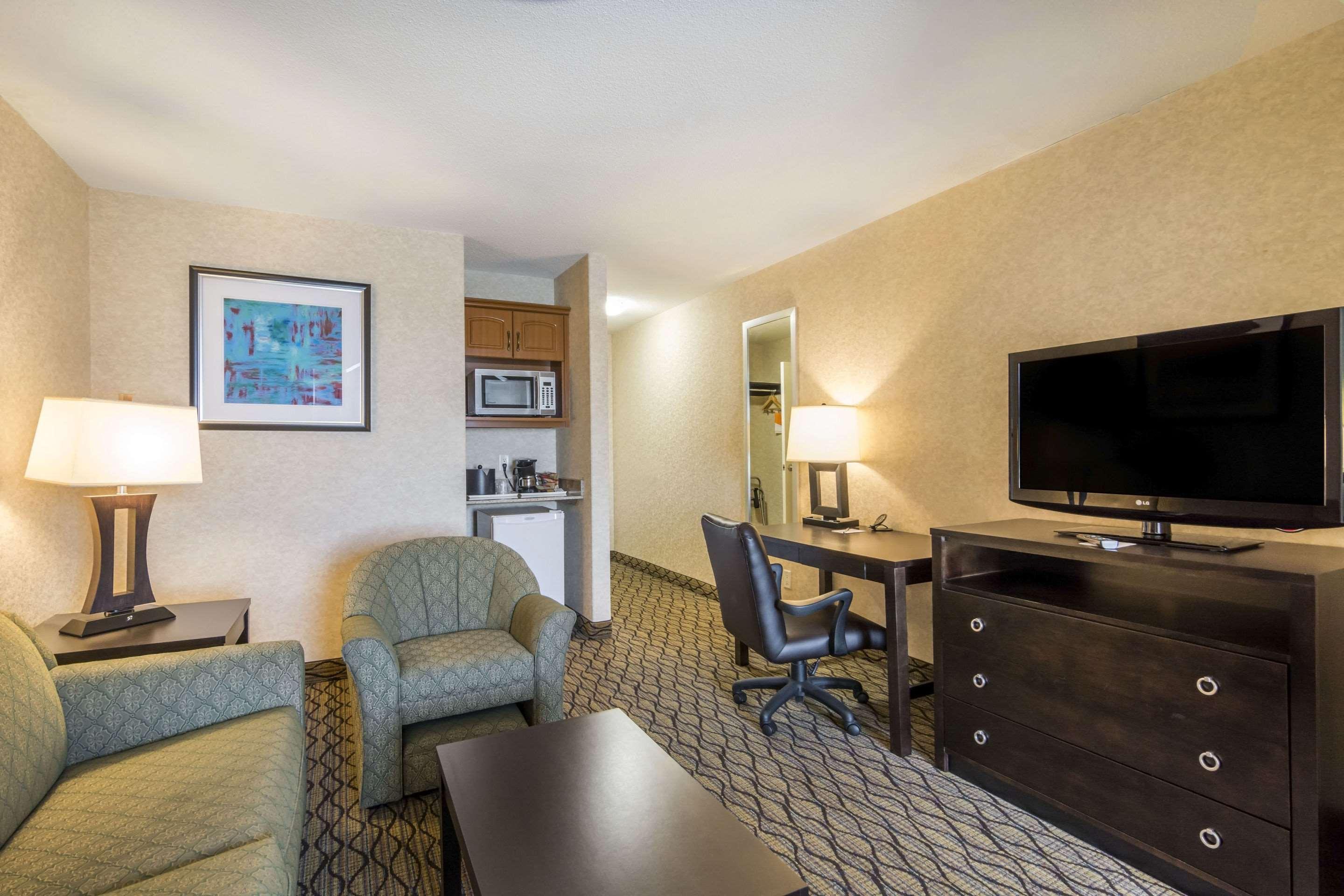 Clarion Hotel & Conference Centre Sherwood Park Exterior foto