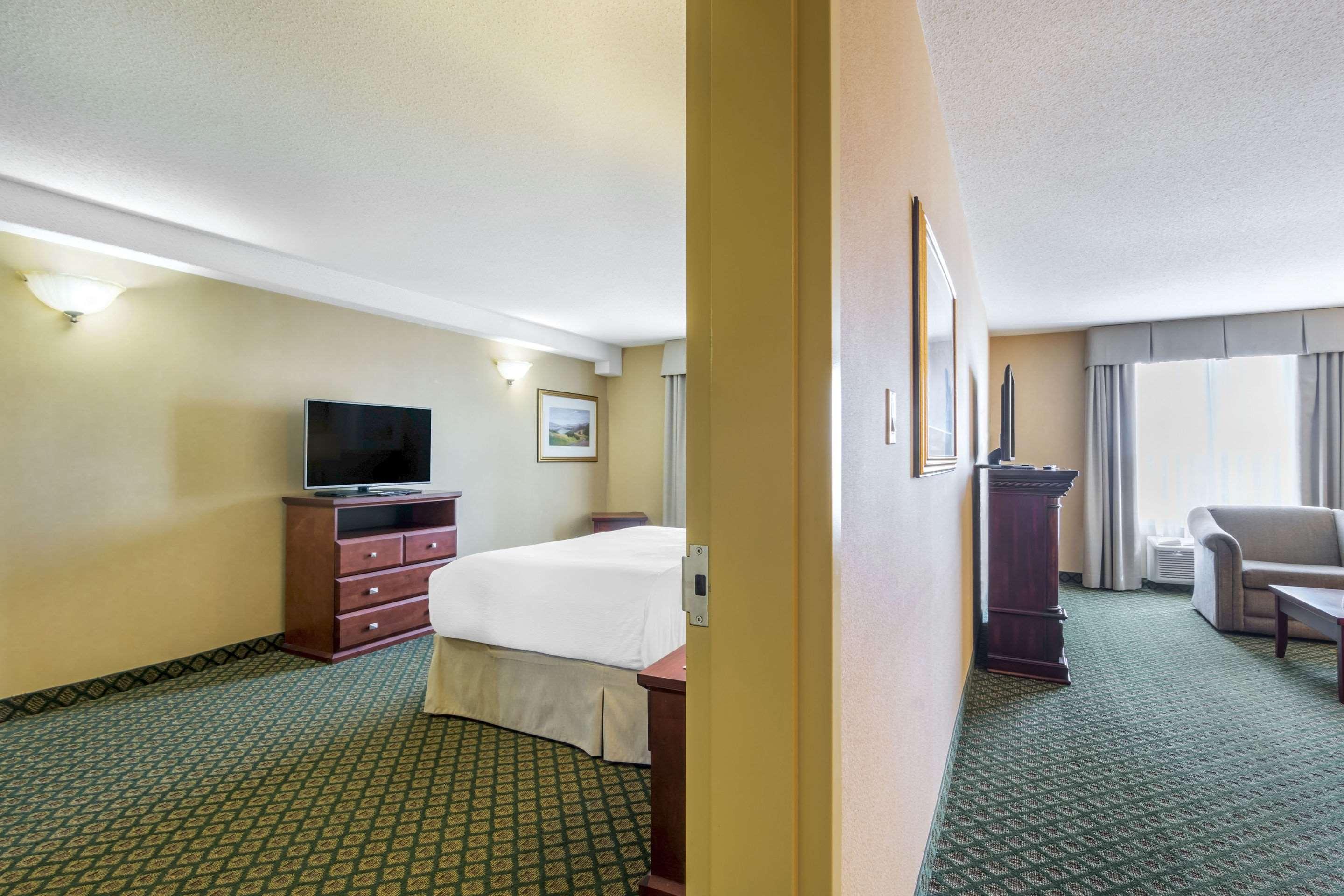 Clarion Hotel & Conference Centre Sherwood Park Exterior foto