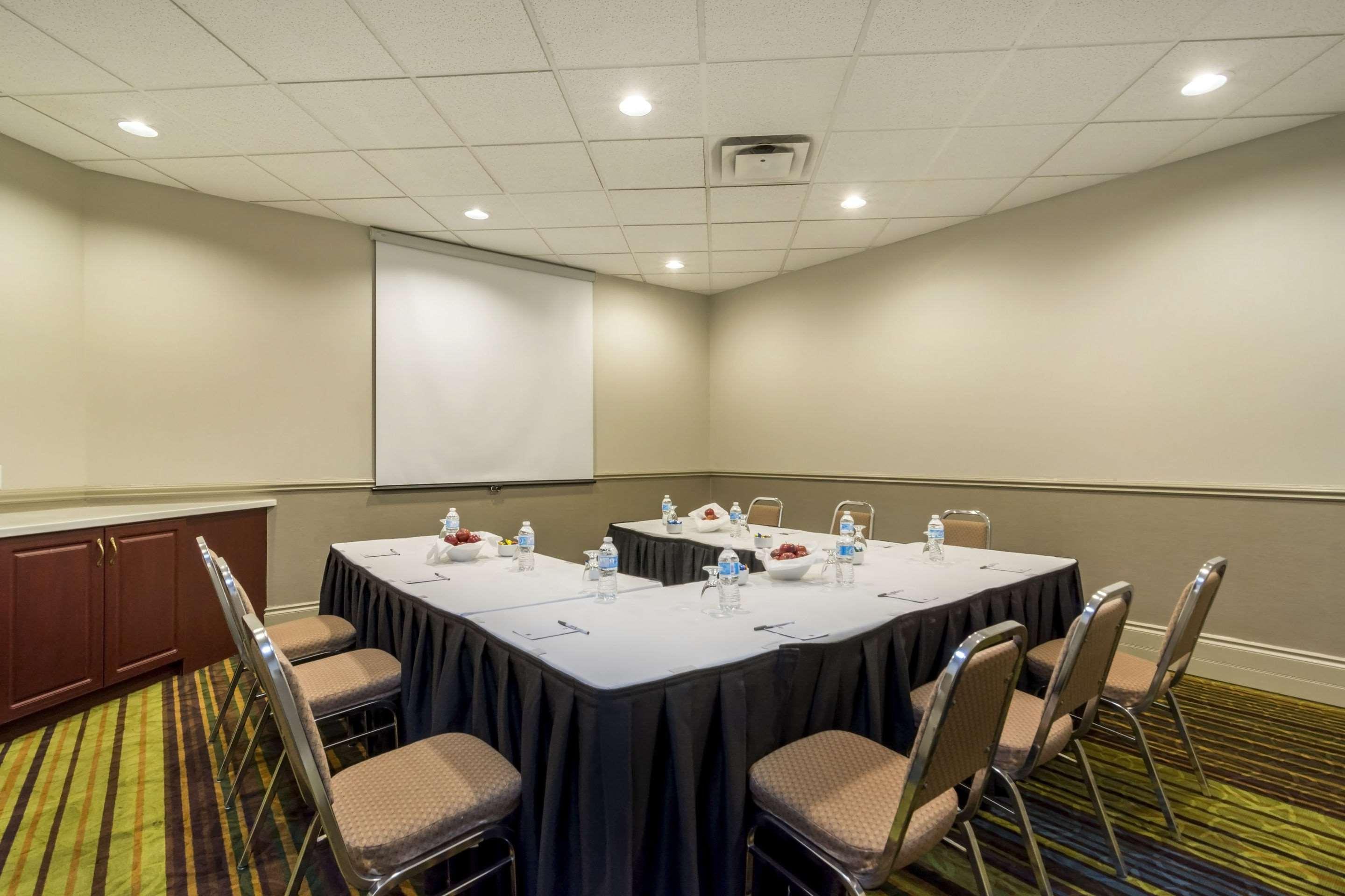 Clarion Hotel & Conference Centre Sherwood Park Exterior foto